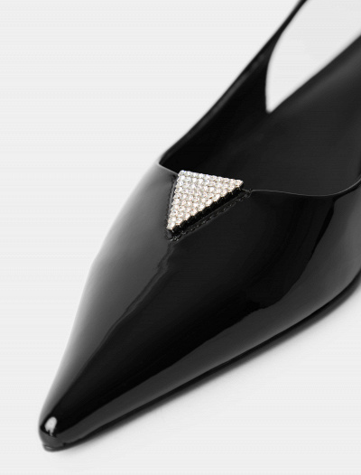 Empowering Elegance: Discover Your Unique Style with FemAttireCo's Exquisite Tailoring